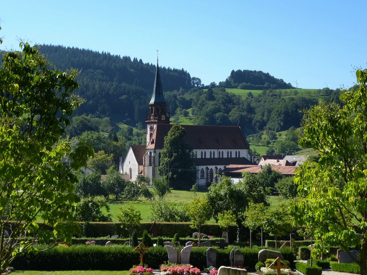 Glottertal/Schwarzwald, Blick vom Friedhof zur Pfarrkirche St.Blasius von 1896, Sept.2013