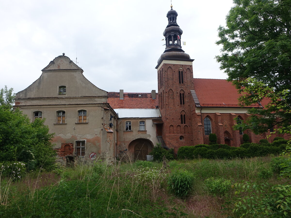 Gniezno / Gnesen, gotische Klosterkirche St. Johannes der Tufer, erbaut im 14. Jahrhundert (12.06.2021)