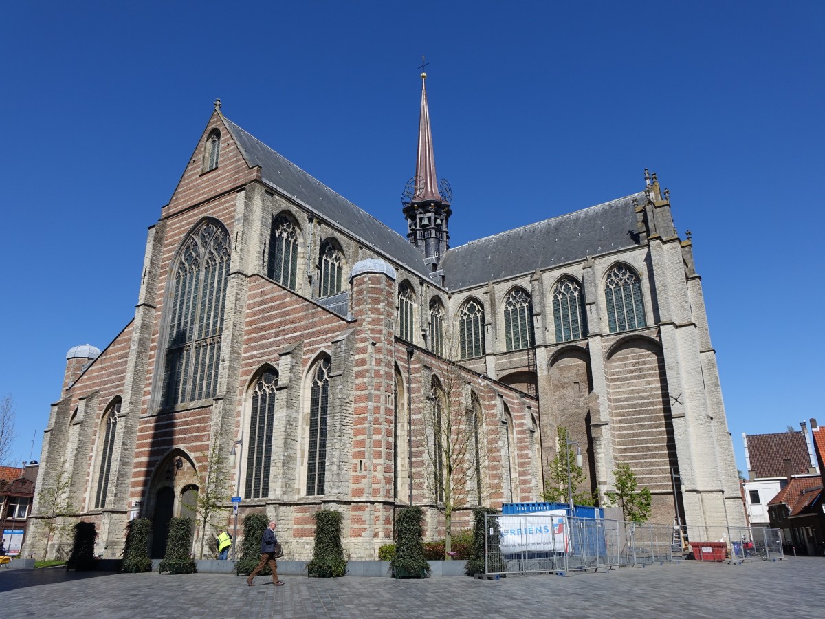 Goes, Maria Magdalena Kirche, erbaut ab 1470, Querschiff von 1506, Vierung mit Dachreiter erbaut im 17. Jahrhundert (30.04.2015)