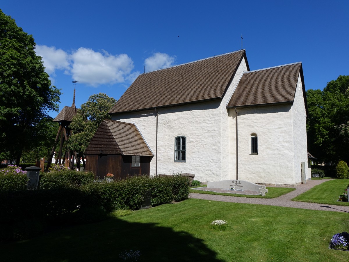 Gtene, turmlose Kirche aus dem frhen Mittelalter (15.06.2015)