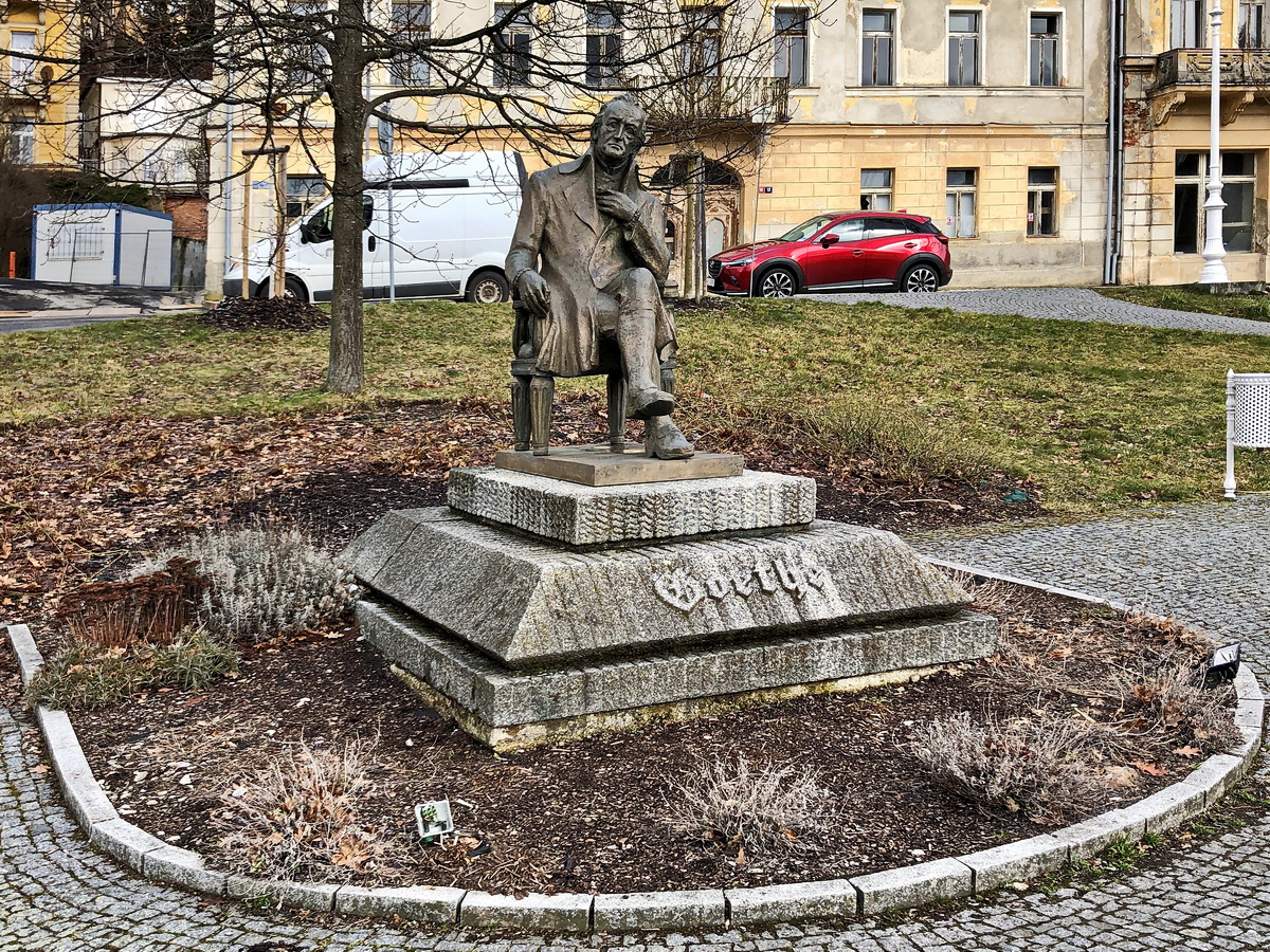 Goethe Figur in Marienbad – das Denkmal gesehen am 27. Februar 2020