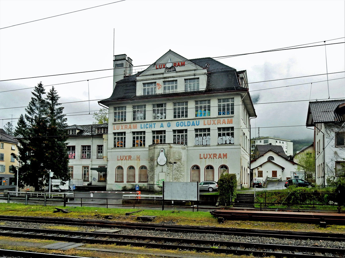 Goldau, die alte Fabrik der lteste Glhlampenhersteller der Schweiz, gegrndet 1906 unter dem Namen “Rigi AG”. Die Luxram beim Bahnhof Arth-Goldau hat bis in die 90er-Jahre des letzten Jahrhunderts Glhlampen hergestellt - 17.04.2016