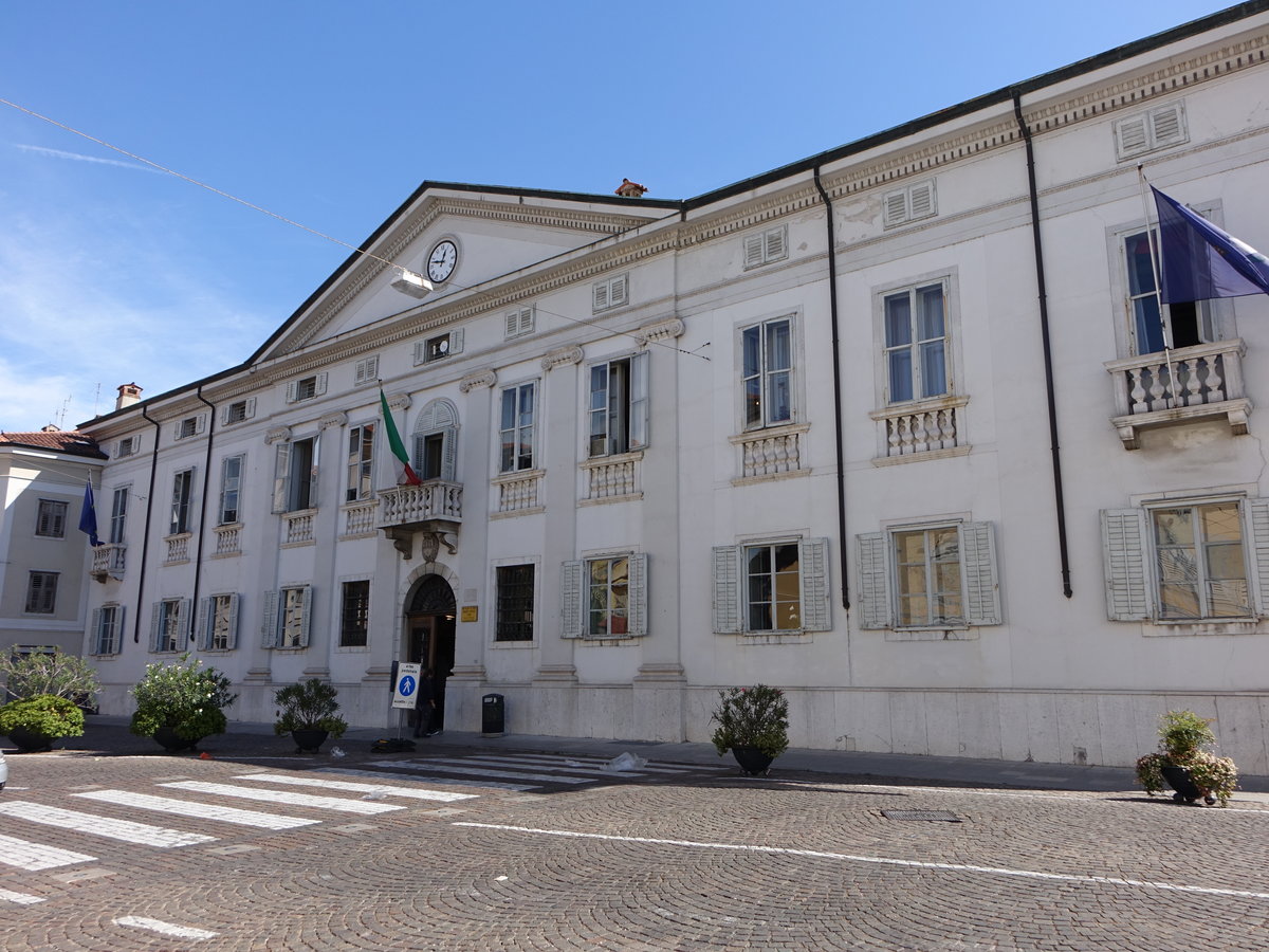 Gorizia/Grz, Palazzo Attems an der Piazza Amicis, erbaut im 18. Jahrhundert im palladianischem Stil (19.09.2019)