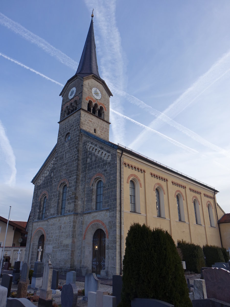 Grabensttt, Pfarrkirche St. Maximilian, neuromanischer Saalbau, erbaut von 1836 bis 1849 durch Gottfried von Neureuther (26.02.2017)