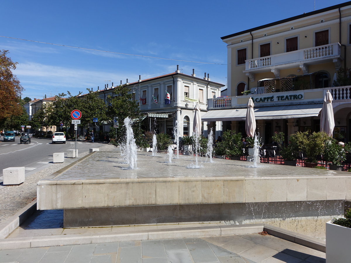 Gradisca, Brunnen an der Piazzale dell Unita Italia (19.09.2019)