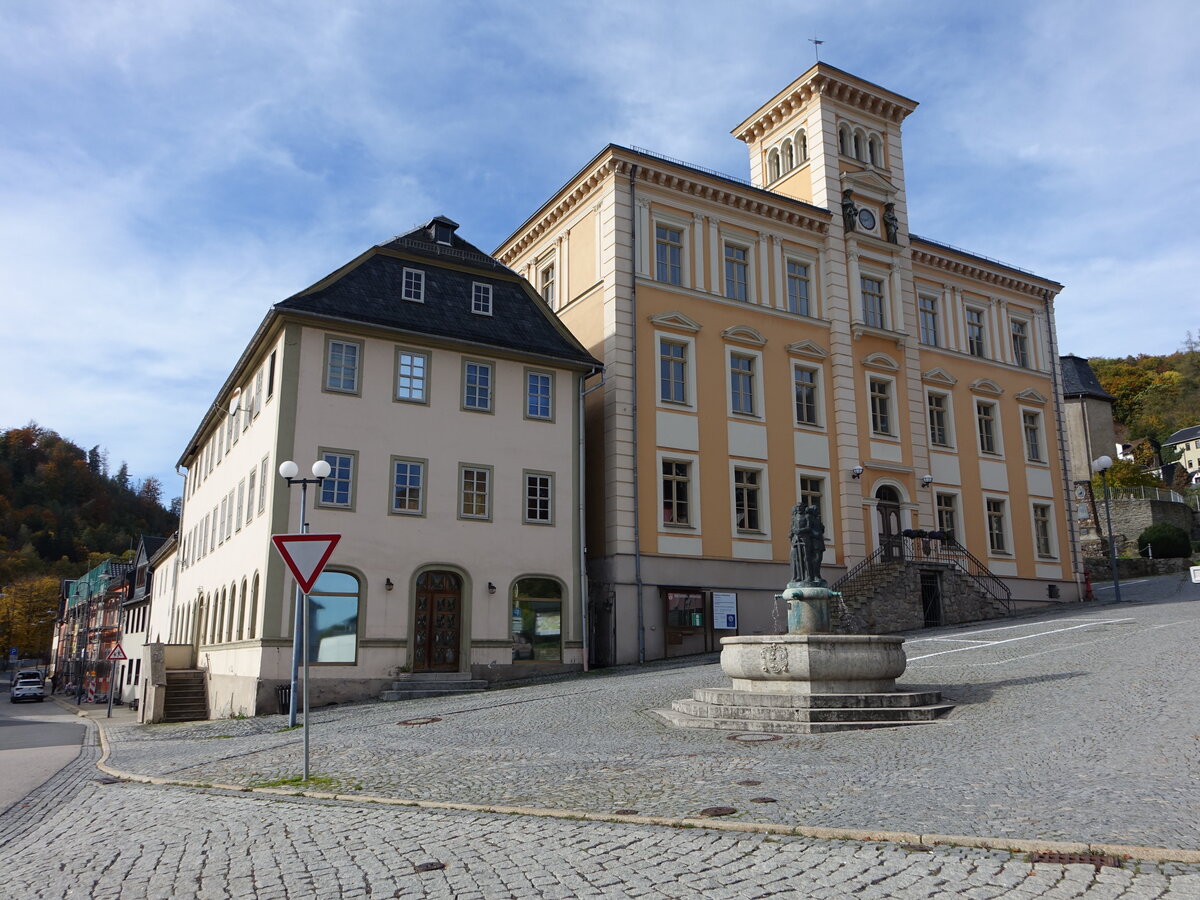 Gräfenthal, Rathausgebäude am Marktplatz (17.10.2022)