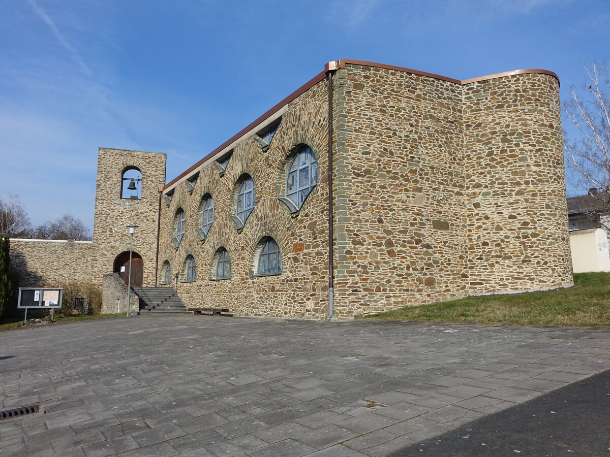 Grveneck, evangelische Christknig Kirche in der Mittelstrae (13.03.2022)