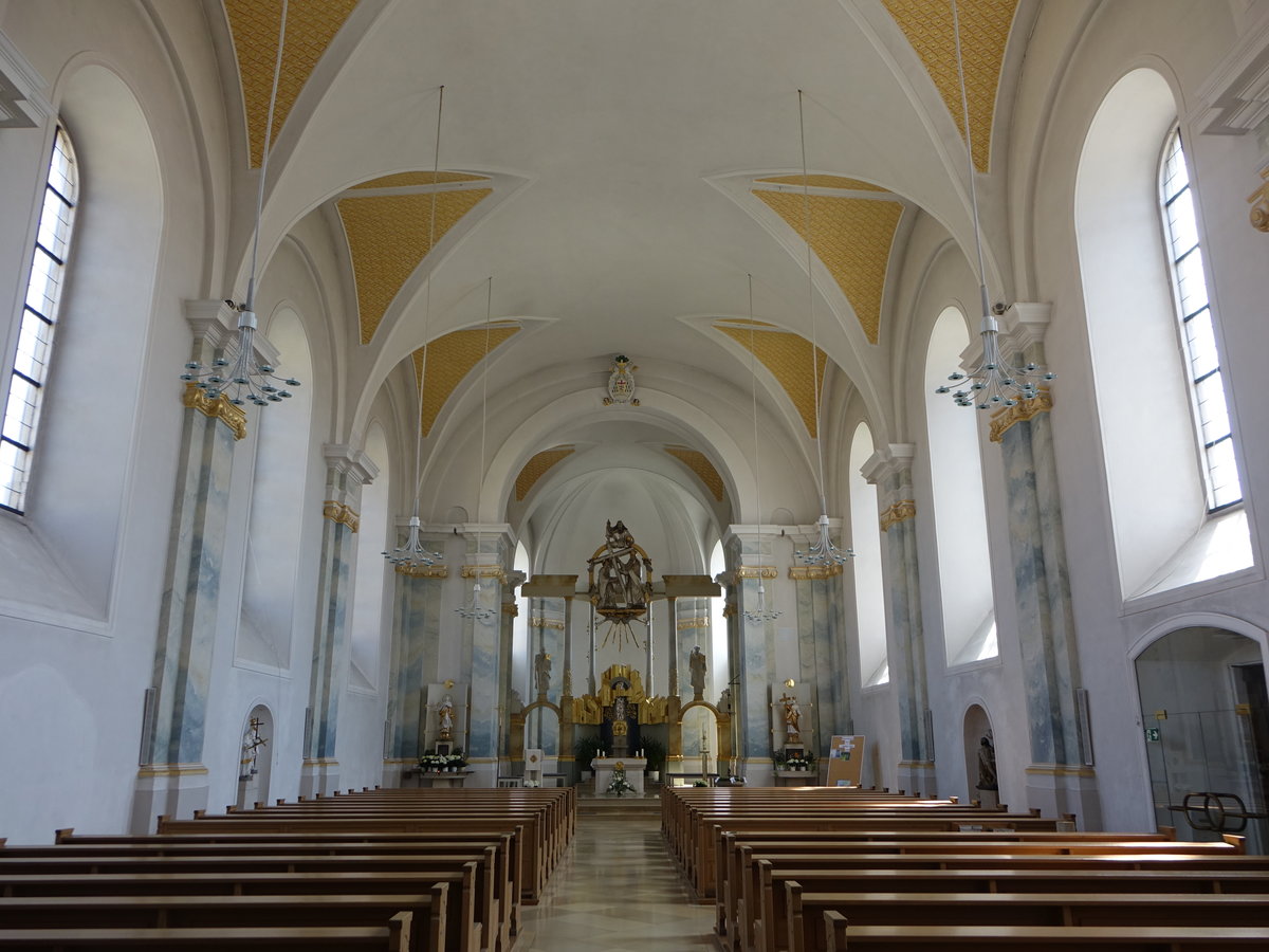 Grafenrheinfeld, Innenraum der kath. Kreuzauffindungskirche (27.05.2017)