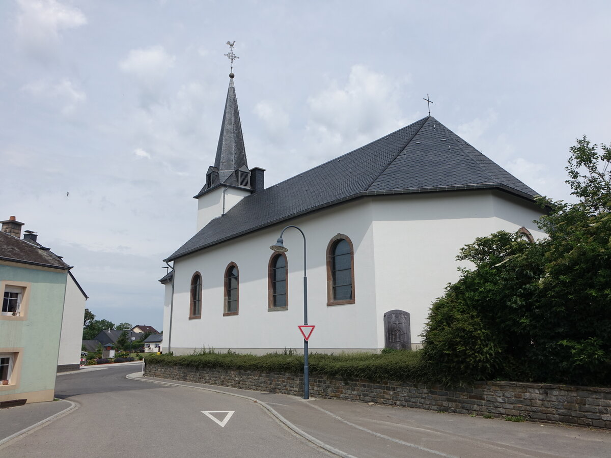 Gralingen, Pfarrkirche Saint-Lambert in der Rue Principale (19.06.2022)