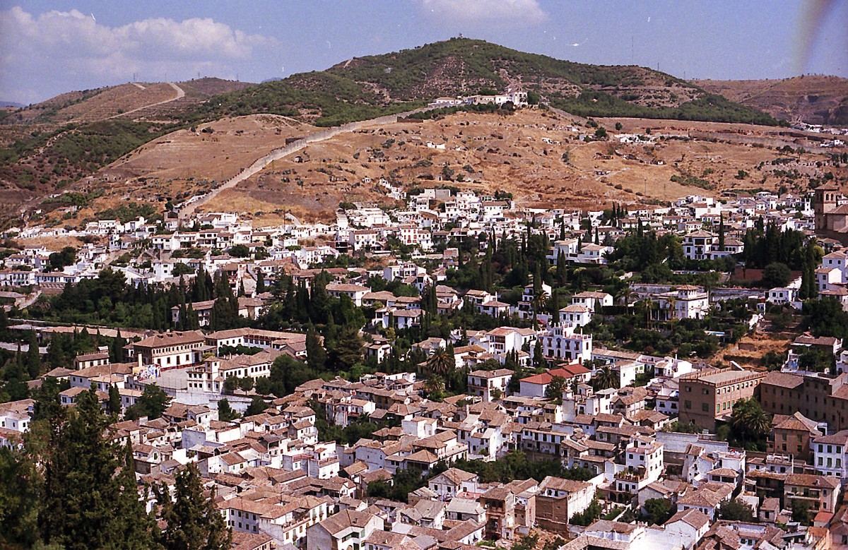 Granada vom Sabikah-Hgel aus gesehen. Aufnahmen: Juli 1986 (digitalisiertes Negativfoto).