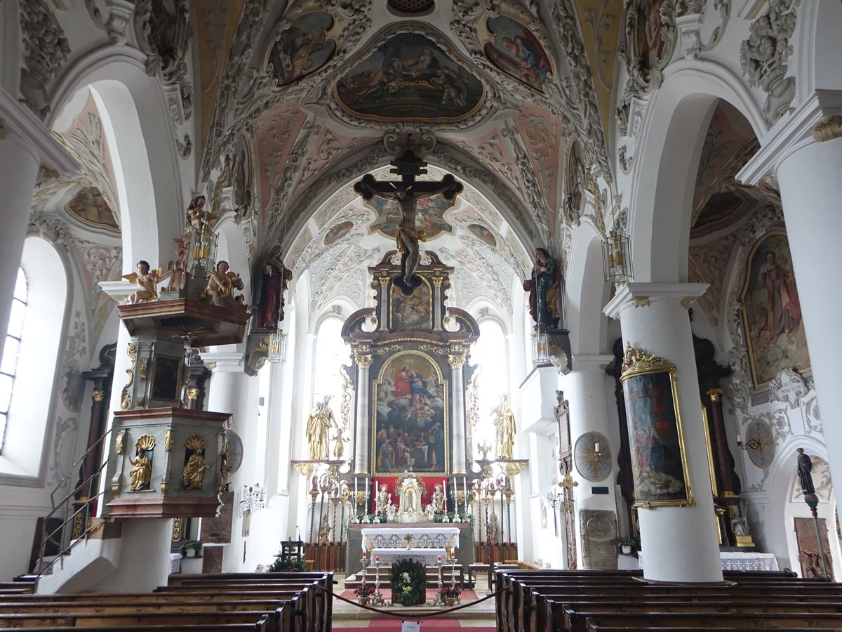Grassau, barocker Innenraum der Pfarrkirche Maria Himmelfahrt (26.02.2017)