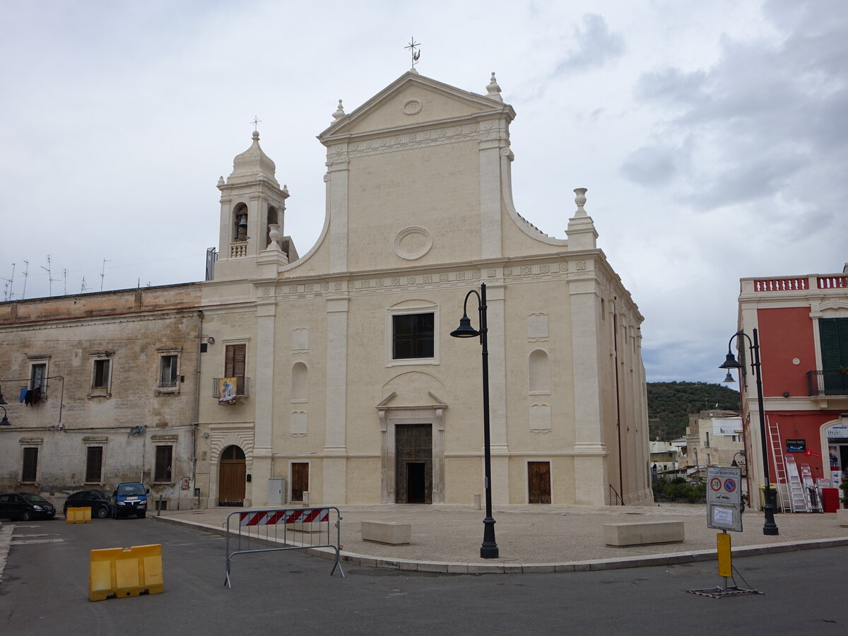 Gravina di Puglia, Pfarrkirche St. Maria degli Angeli, erbaut im 18. Jahrhundert (29.09.2022)