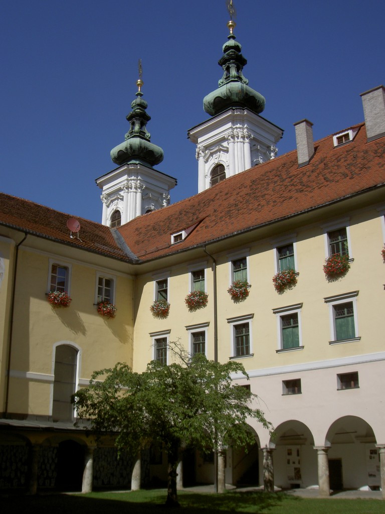 Graz, Maria Hilf Kirche und Kloster der Minoriten, erbaut von 1607 bis 1611 durch 
de Pomis, Doppelturmfassade von J. Hueber (18.08.2013)