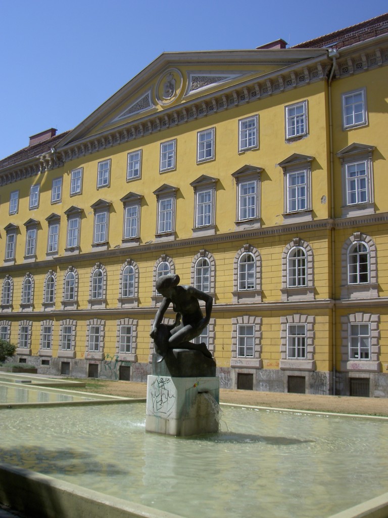 Graz, Skulptur am Fischpark, Opernring (18.08.2013)