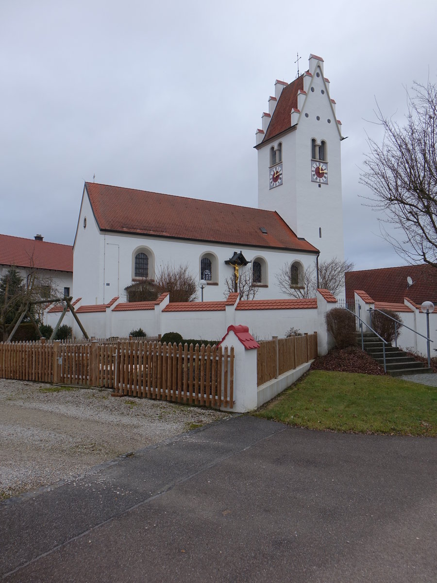 Greissing, Pfarrkirche St. Ulrich, Chorturmkirche des 13. Jahrhunderts, Langhaus barockisiert und 1903 verlngert (26.12.2016)