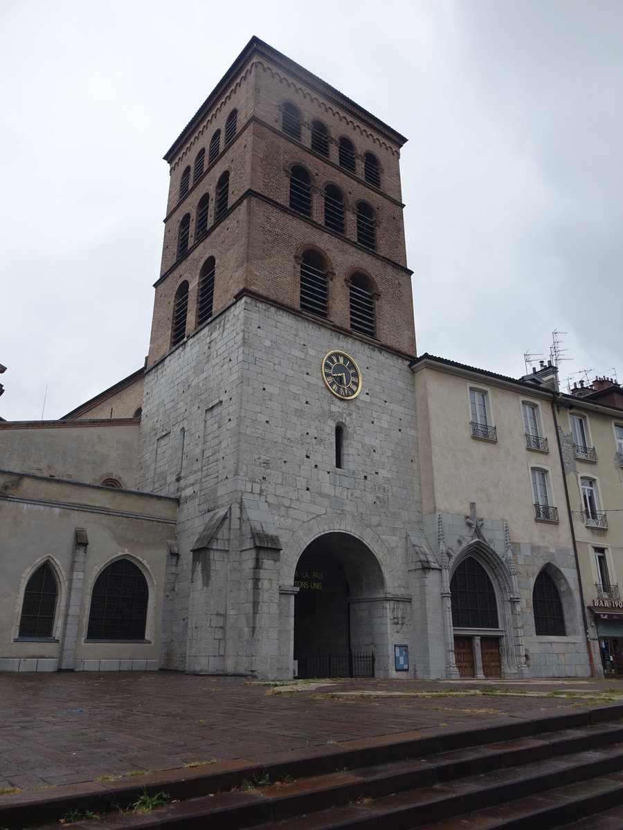 Grenoble, Kathedrale Notre Dame am Place Notre Dame, erbaut im 12. Jahrhundert (18.09.2016)