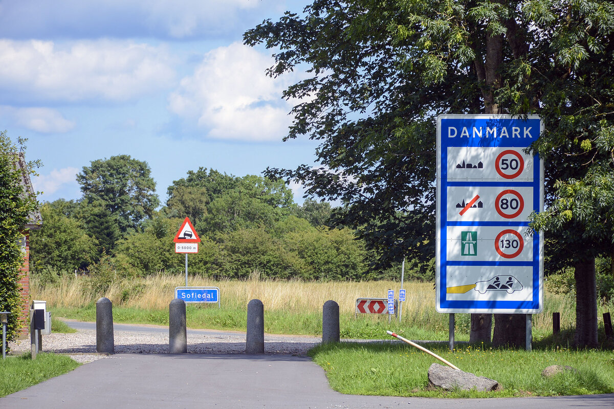 Grenzbergang Fehle/Sofiedal an der deutsh-dnischen Grenze westlich von Flensburg. Aufnahme: 28. Juli 2023.