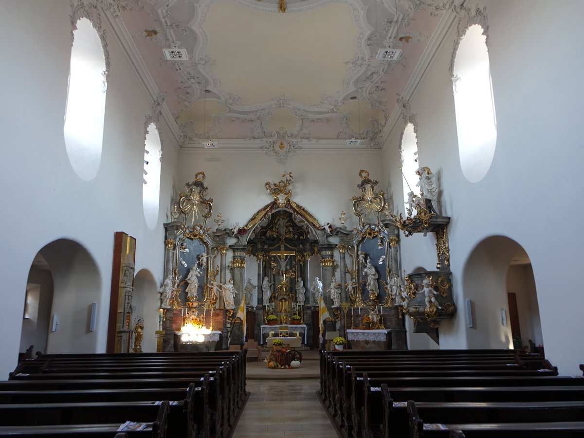 Grettstadt, Altre und Kanzel in der kath. Pfarrkirche St. Peter und Paul (14.10.2018)