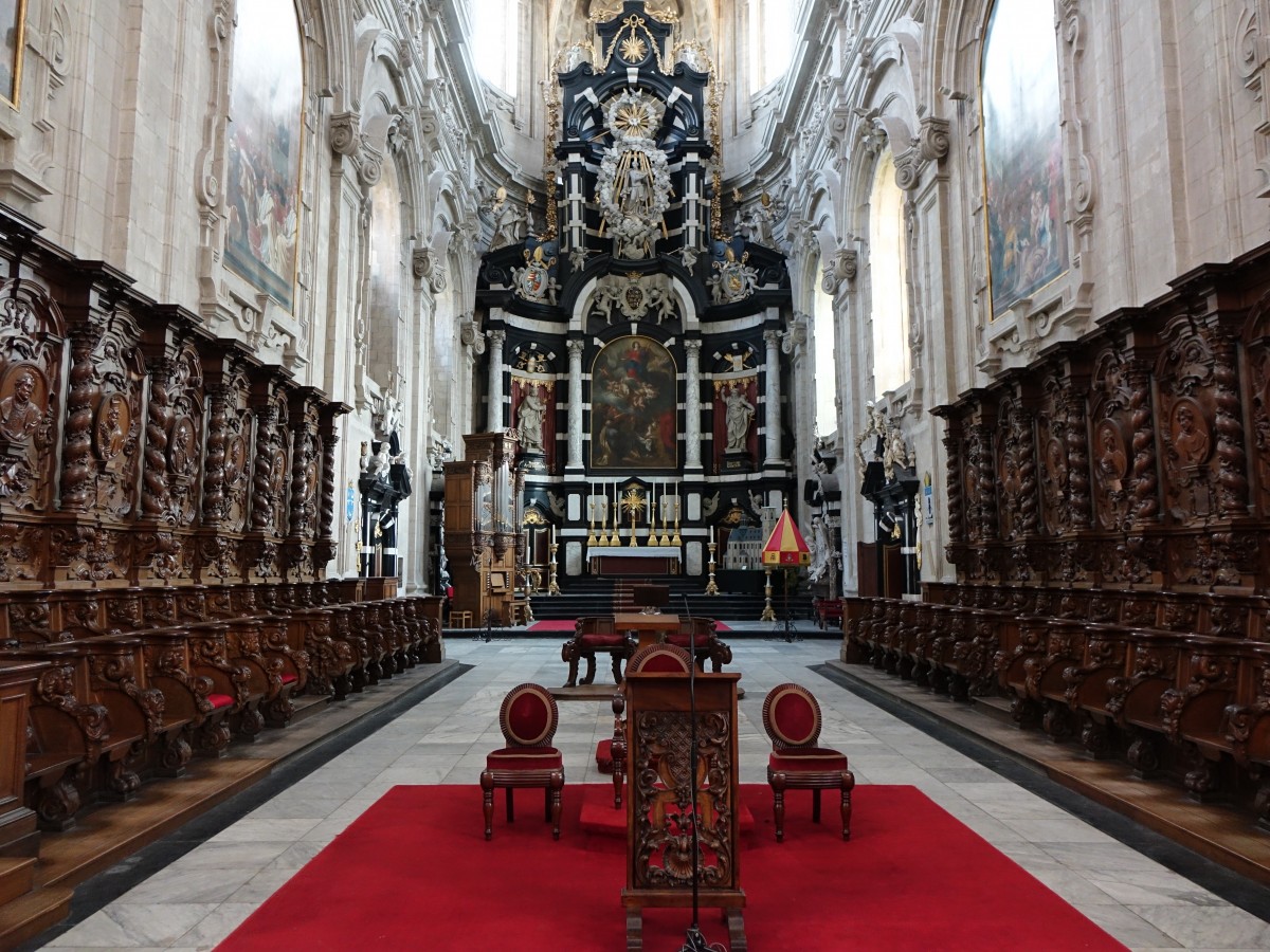 Grimbergen, Hochaltar und Chorgesthl in der Abteikirche St. Servatius (27.04.2015)