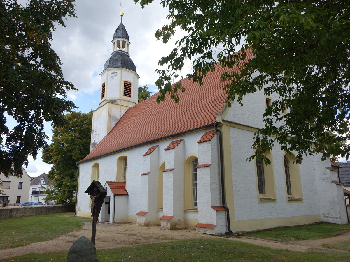 Gr�den, evangelische St. Martin Kirche, erbaut von 1552 bis 1594 (06.09.2025)