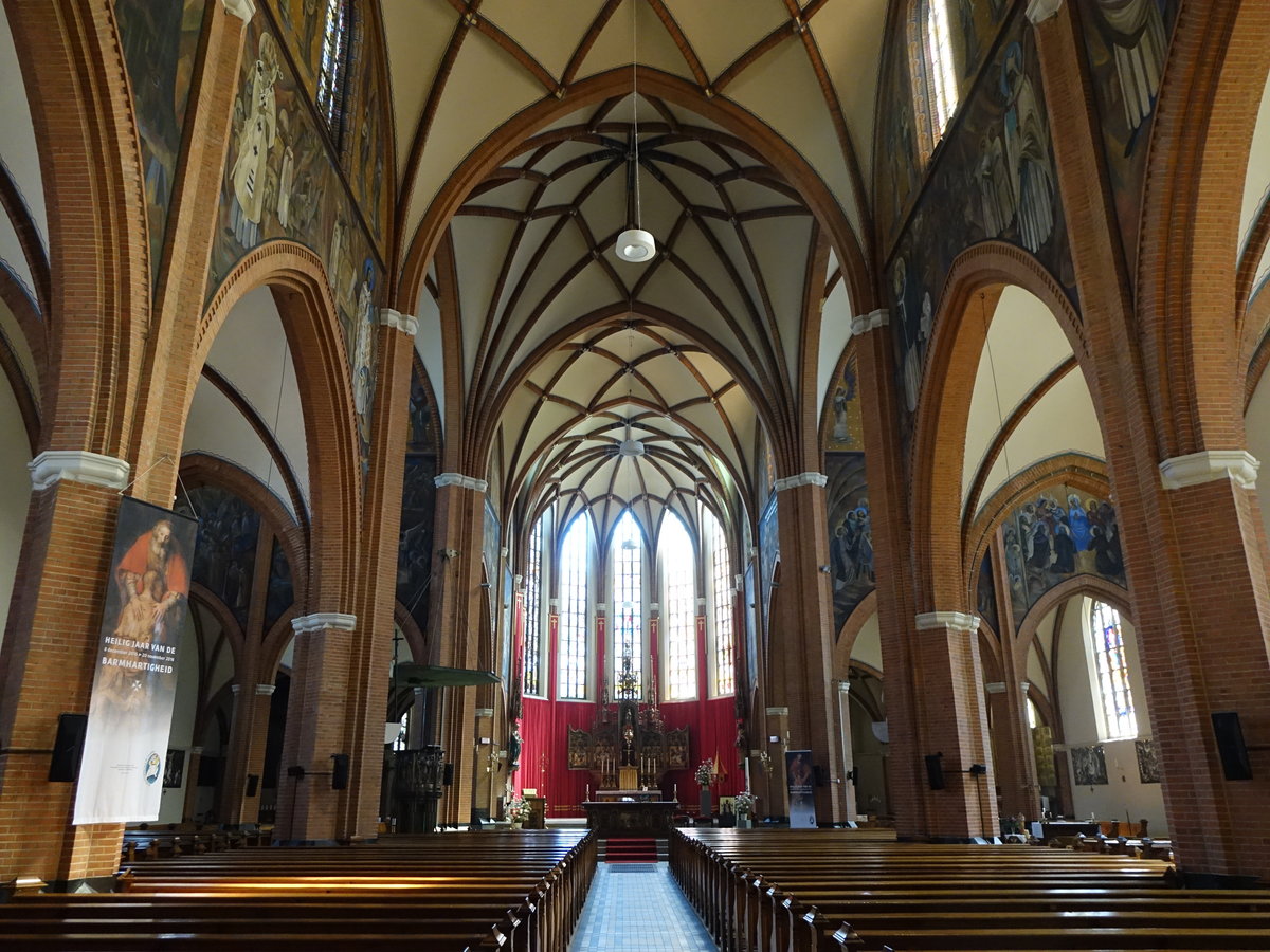 Groenlo, Innenraum der St. Callixtus Kirche (08.05.2016)