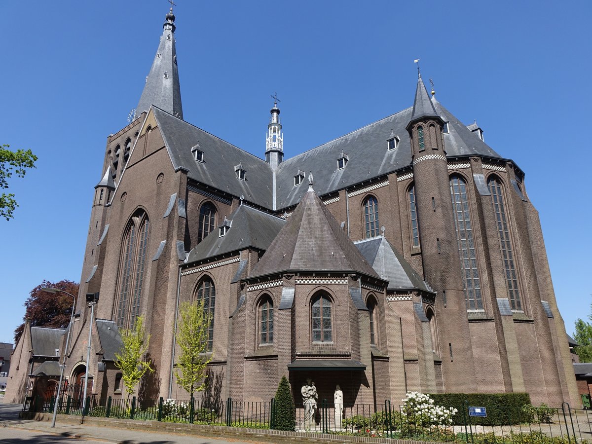 Groenlo, Ref. St. Callixtus Kirche, erbaut im 15. Jahrhundert (08.05.2016)