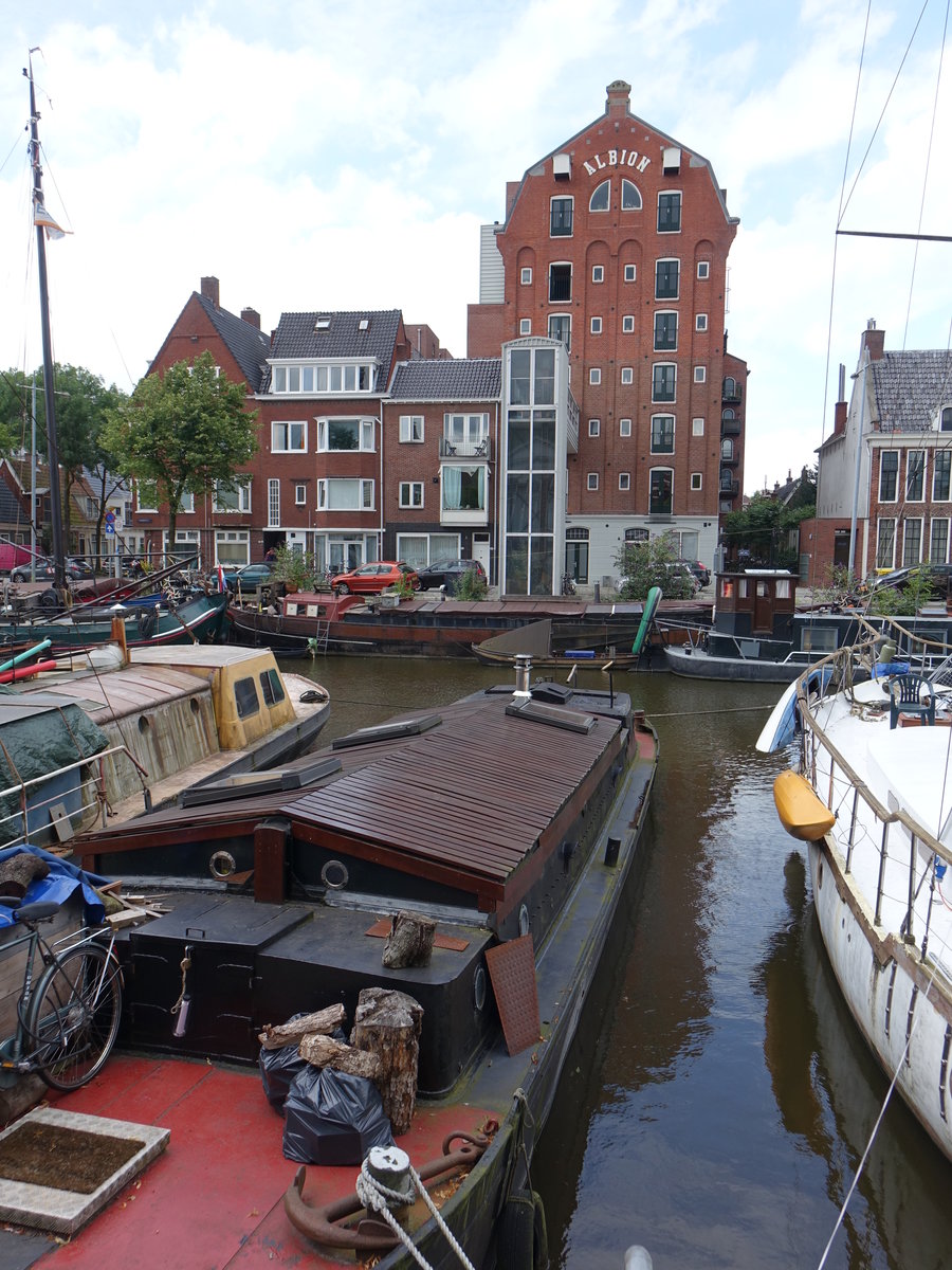 Groningen, Gebude und Boote am Noorderhaven (27.07.2017)