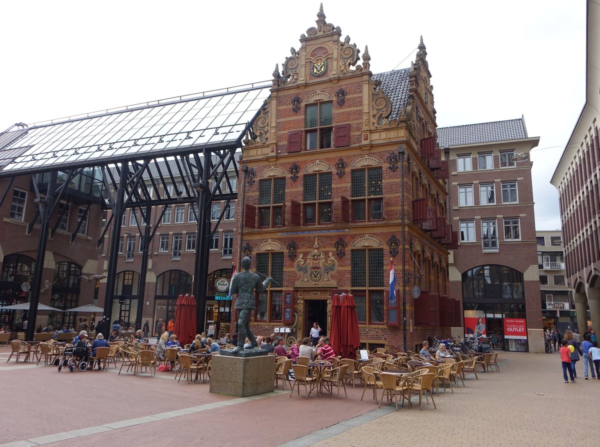 Groningen, Gebäude der historischen Waag am Waagplein (27.07.2017)