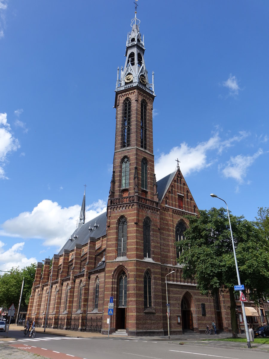 Groningen, St. Joseph Kathedrale, neugotisch erbaut von 1885 bis 1887 durch den Architekten Pierre Cuypers (29.07.2017)