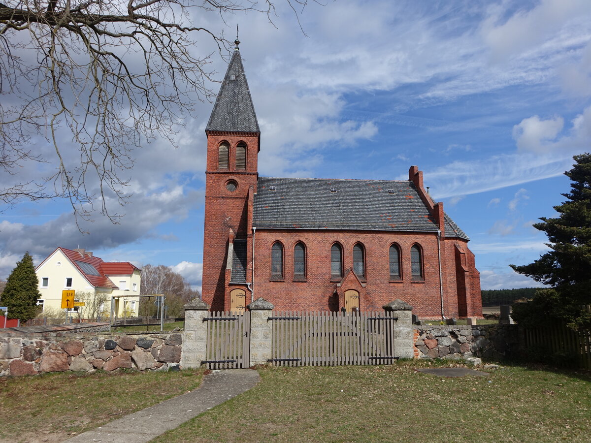 Gro� Briesen, evangelische Kirche, Backsteinkirche von 1893 (04.04.2026)