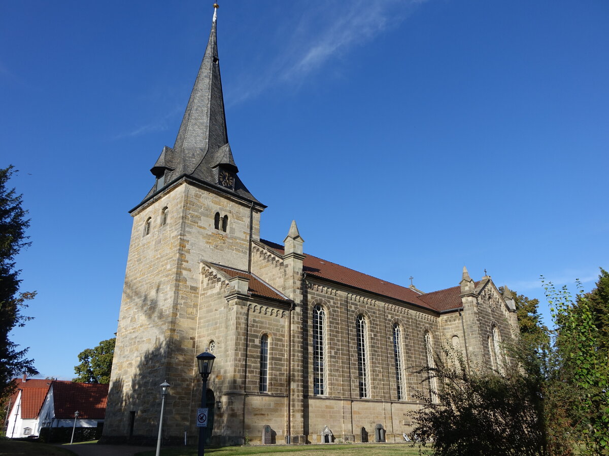 Gro� Lafferde, evangelische Bernwardskirche, erbaut im 13. Jahrhundert, Kirchenschiff 16. Jahrhundert (13.09.2025)