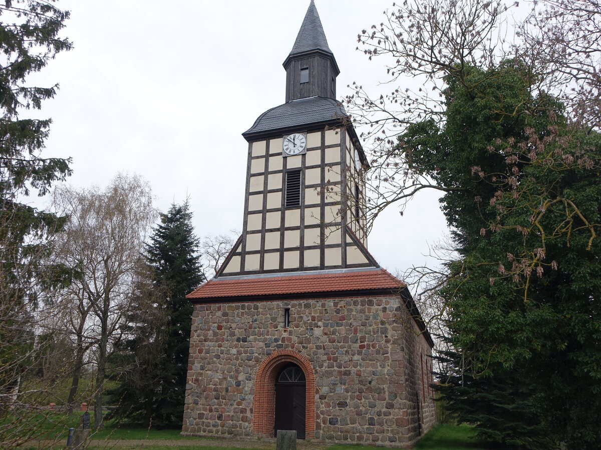 Gross Pinnow, evangelische St. Katharinen Kirche, erbaut im 13. Jahrhundert (10.04.2026)