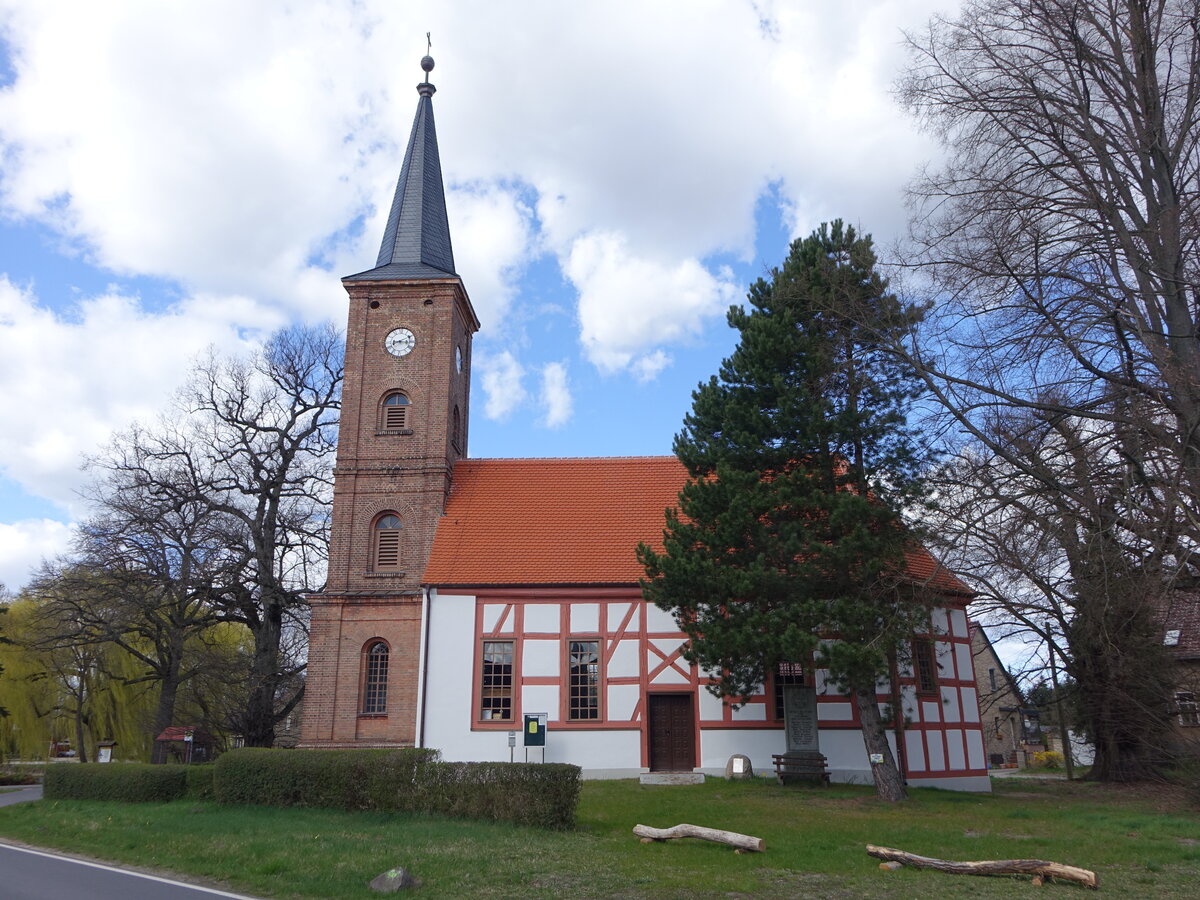 Gro�beuthen, evangelische Kirche, Fachwerkbau erbaut von 1713 bis 1714, Backsteinturm erbaut 1847 (06.04.2026)