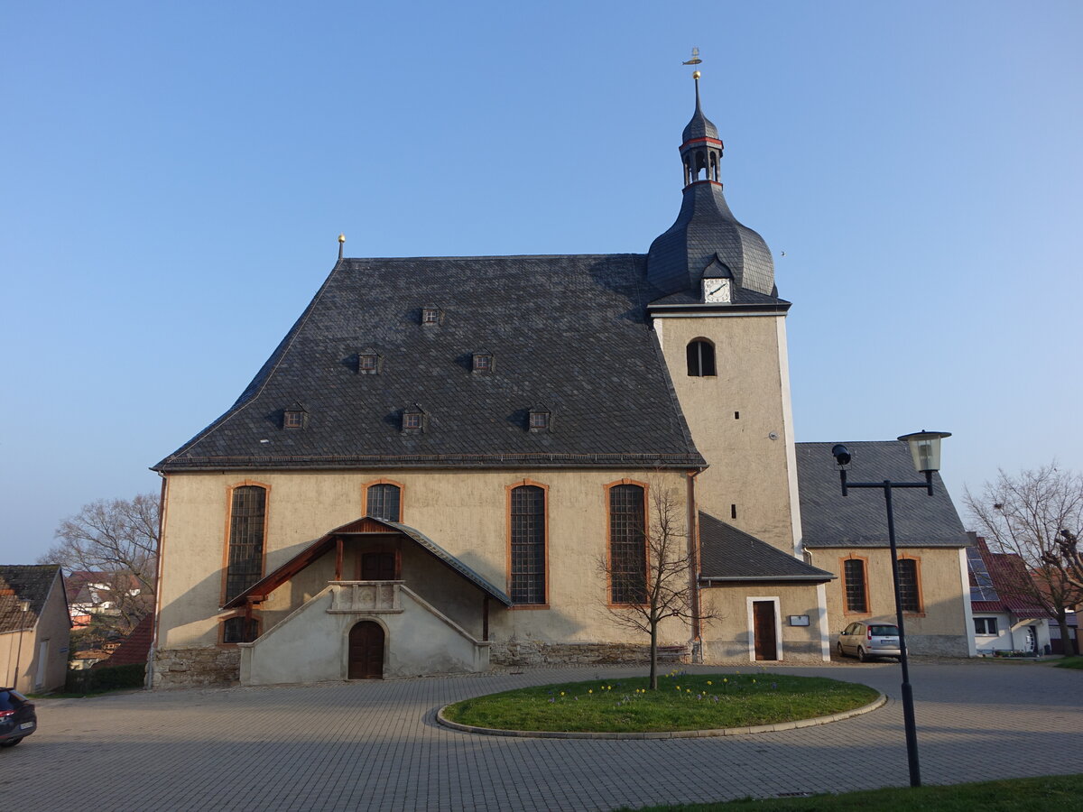 Grobrembach, evangelische St. Wigbert Kirche, erbaut im 12. Jahrhundert (09.04.2023)