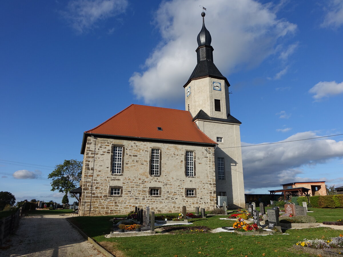 Grohelmsdorf, sptbarocke evangelische St. Trinitatis Kirche, erbaut 1740 (22.10.2022)
