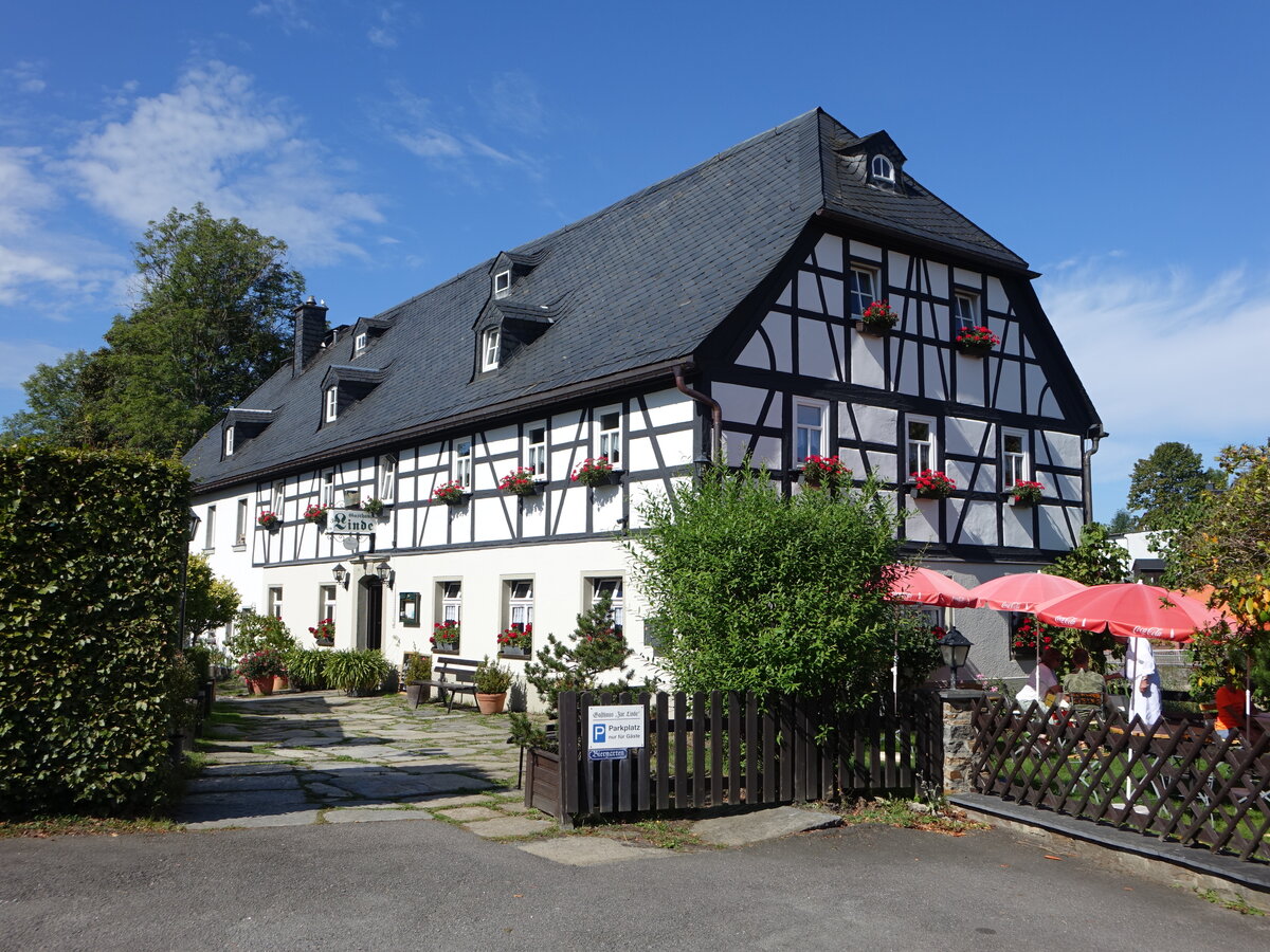 Groolbersdorf, Gasthof zur Linde, erbaut 1819 mit Fachwerk Obergeschoss (17.09.2023)