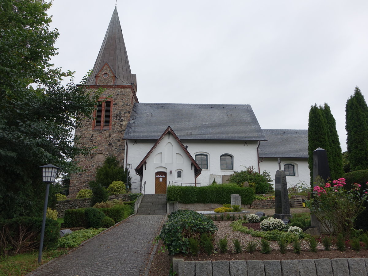 Grosolt, evangelische Kirche, romanische Feldsteinkirche, erbaut Ende des 12. Jahrhundert (25.09.2020)