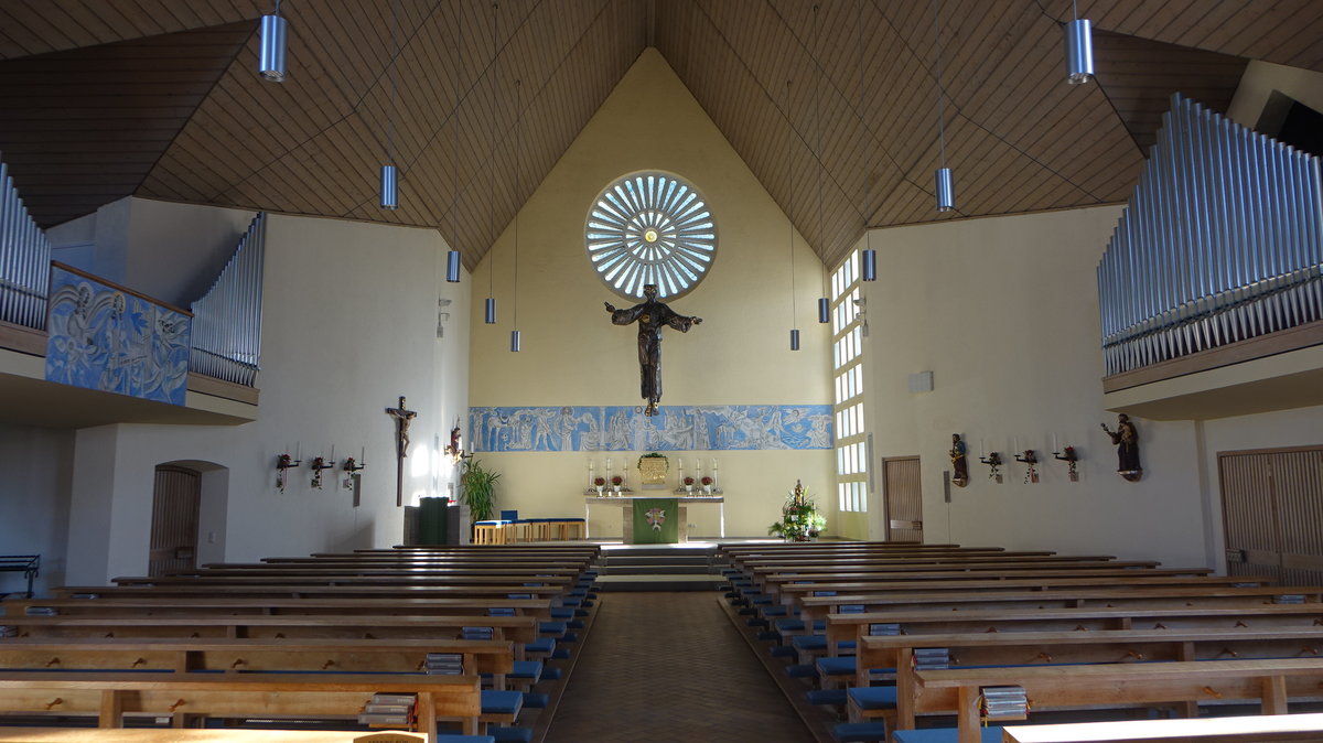 Groweil, neue Pfarrkirche St. Georg, erbaut von 1960 bis 1961 durch den Architekten Fritz Hierl (11.11.2018)