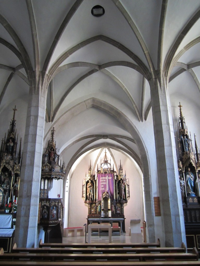 Grnbach, Hochaltar der St. Nikolaus Kirche (18.04.2014)
