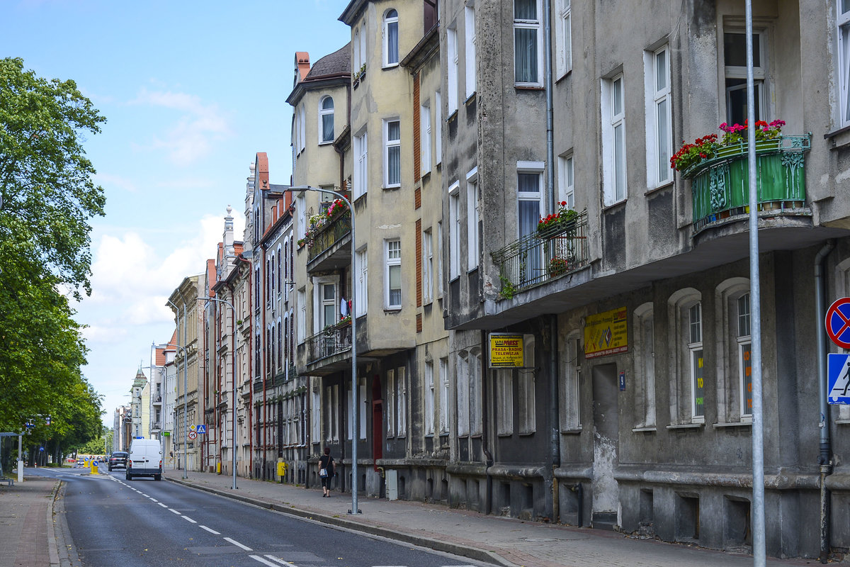 Grnderzeit-Huser an der Ulica Hugona Kołłątaja (bis 1945 Geers-Strae) in Słupsk (Stolp) in Hinterpommern. Aufnahme: 23. August 2020.