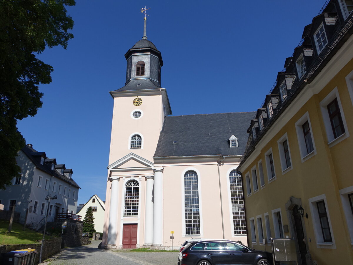 Grnhain, evangelische St. Nicolai Kirche, klassizistische Saalkirche erbaut von 1808 bis 1812 (19.08.2023)