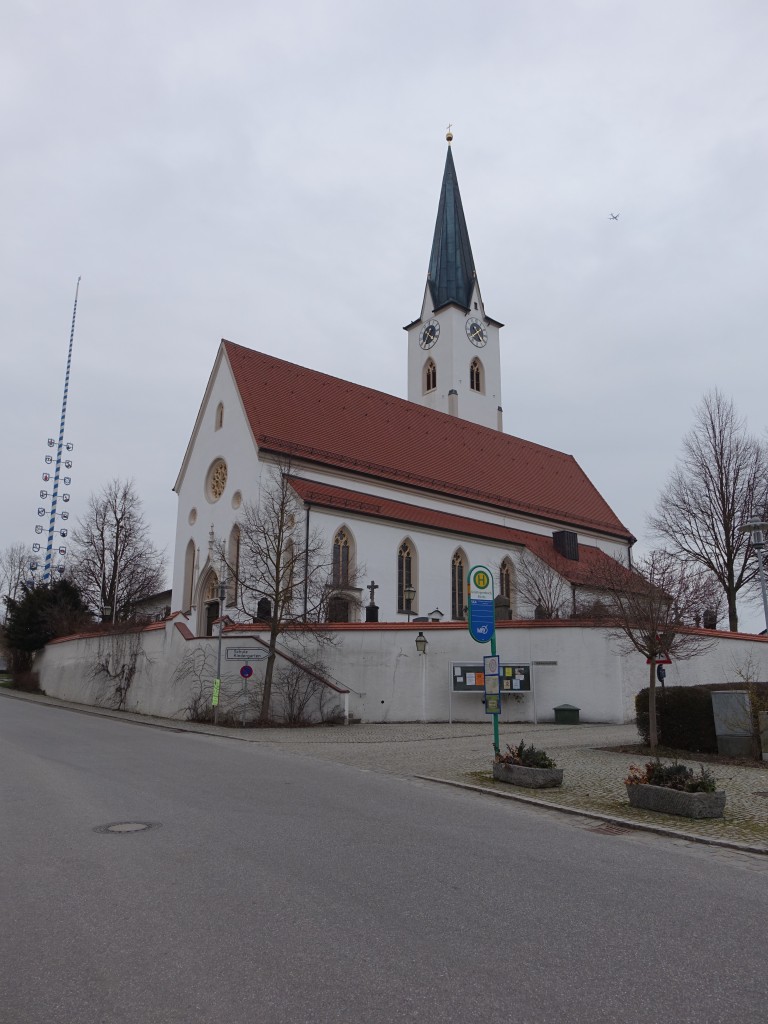 Grntegernbach, St. Nikolaus Kirche, sptgotische basilikale Anlage mit Polygonalchor, Chor erbaut 1428, Langhaus von 1441, 1875 regotisiert (29.02.2016)