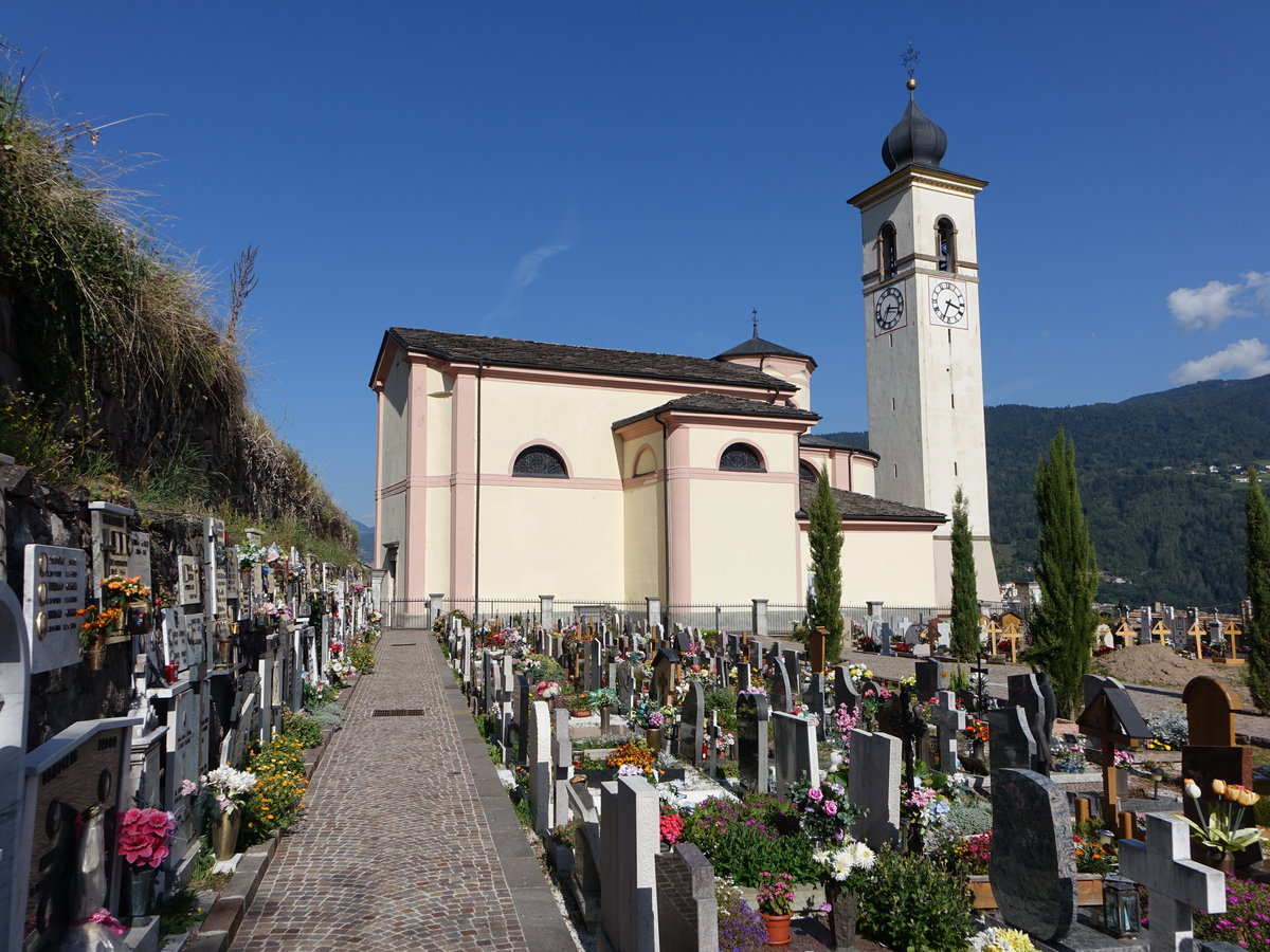 Grumes, Pfarrkirche St. Lucia, erbaut im 14. Jahrhundert (16.09.2019)