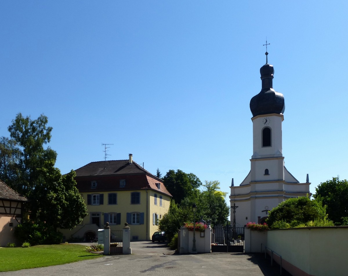 Grussenheim, Blick vom Rathaus zur Heilig-Kreuz-Kirche, Aug.2013