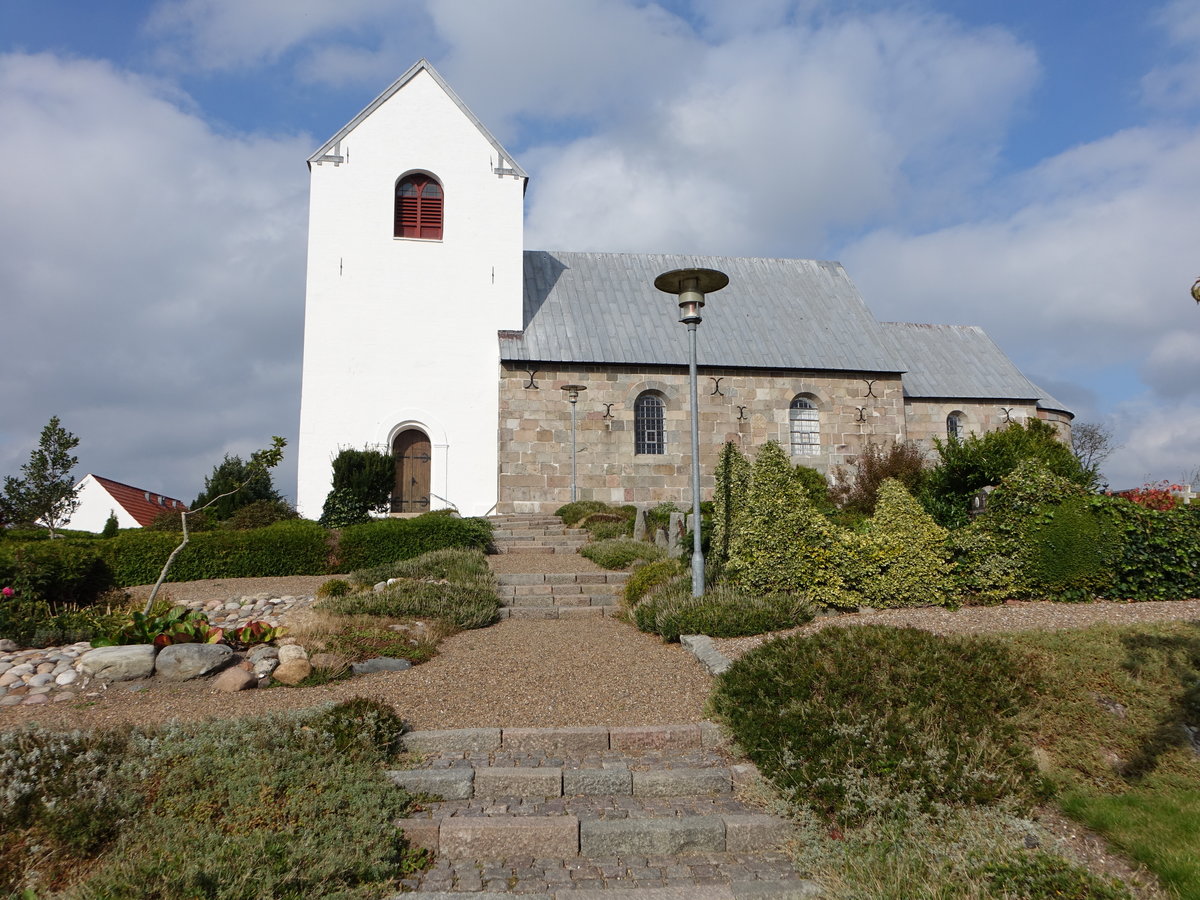 Gudum, romanische evangelische Kirche, erbaut im 12. Jahrhundert (22.09.2020)