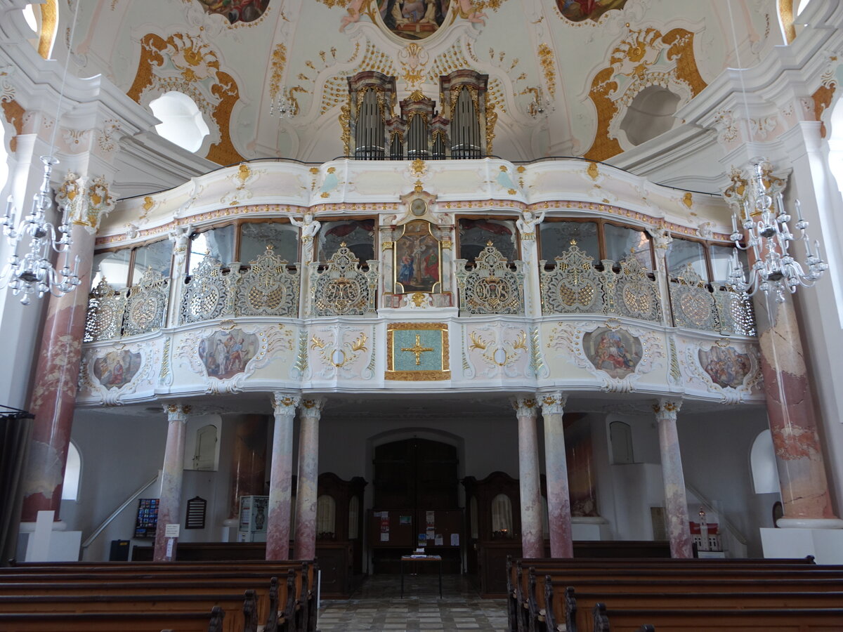 Gnzburg, Nonnenempore in der Frauenkirche, Doppelempore als westlicher Abschluss des Langhaus (28.02.2021)