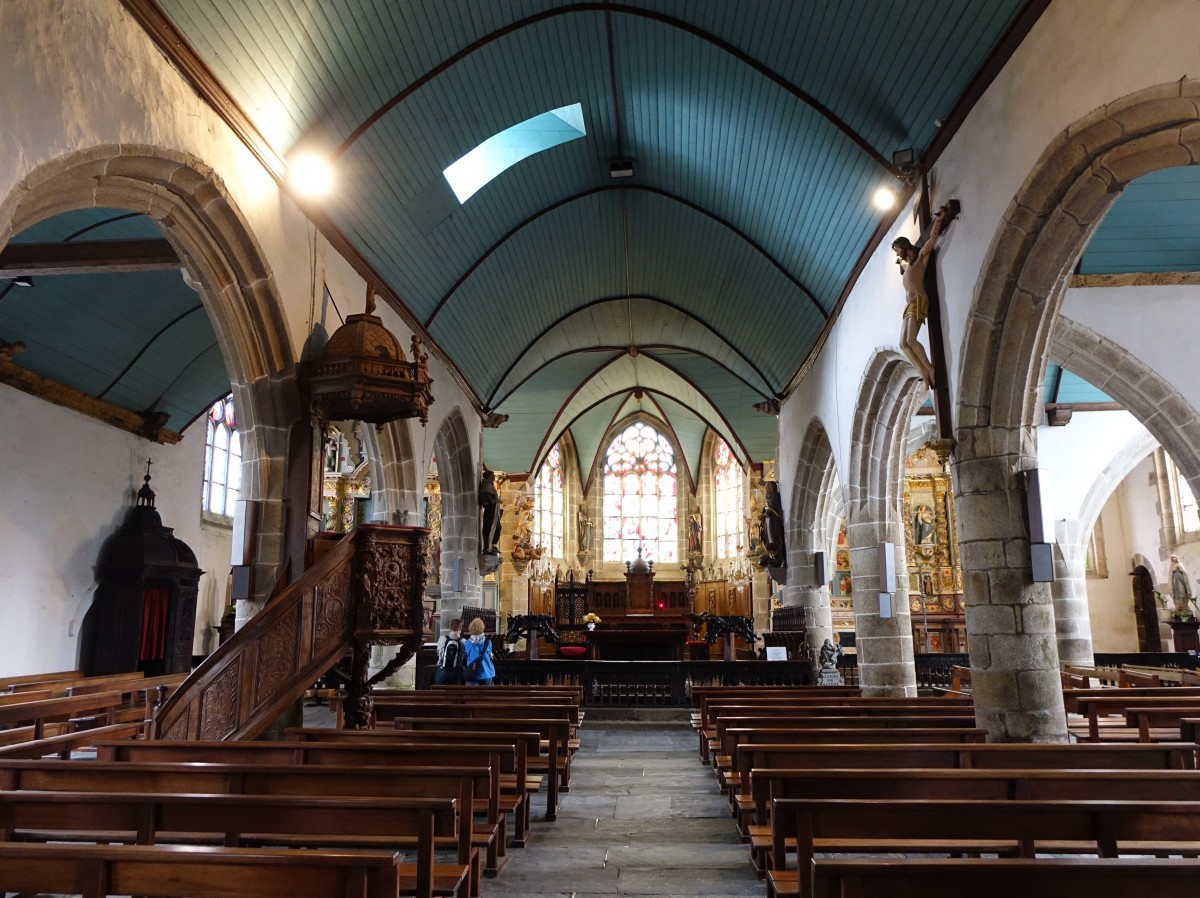 Guimiliau, Innenraum der Kirche St. Miliau (14.07.2015)