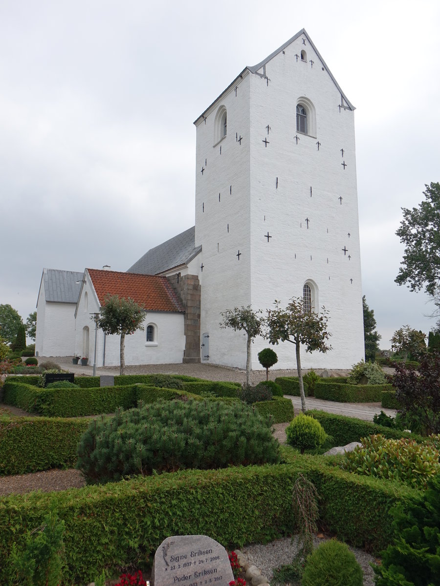 Gunderup, romanische evangelische Kirche aus Granitquadern, erbaut im 12. Jahrhundert, 1445 erweitert (22.09.2020)