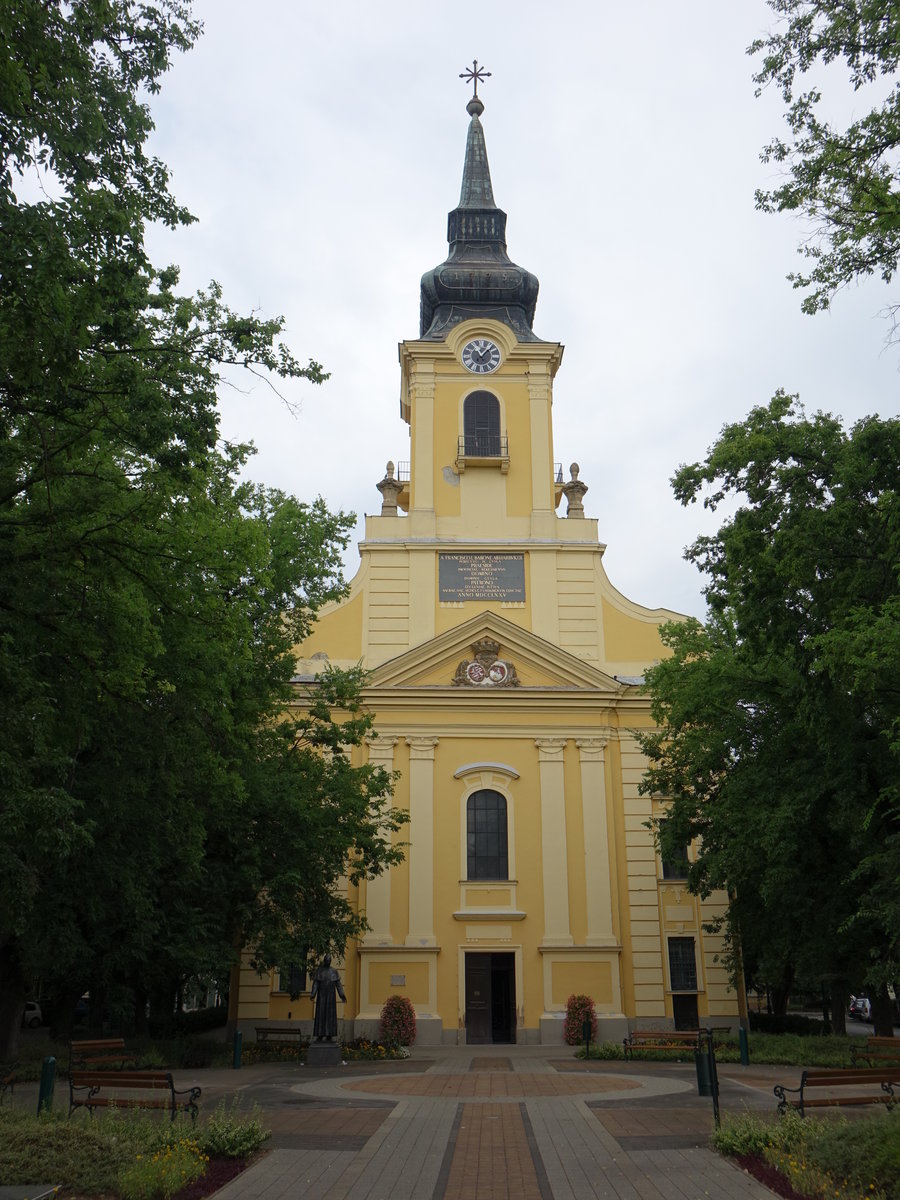 Gyula / Deutsch-Jula, kath. Pfarrkirche Maria Himmelfahrt, erbaut von 1775 bis 1779 am Szabadsag Ter, Architekt Linch (26.08.2019)