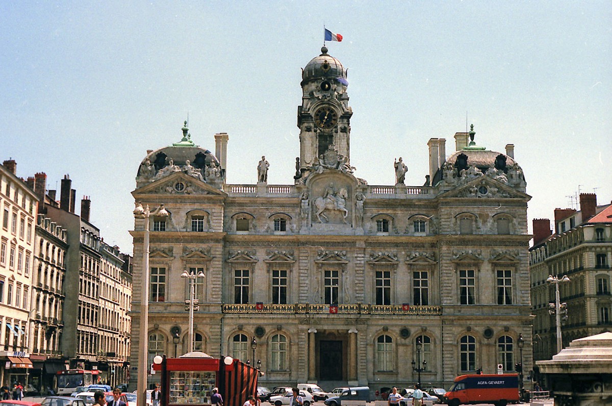 Htel de Ville (Rathaus) in Lyon. Aufnahme: Juli 1986 (digitalisiertes Negativfoto).